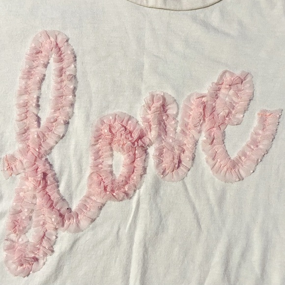 VICTORIA’S SECRET WHITE “LOVE” TEE-SHIRT💕💕 - Picture 2 of 4